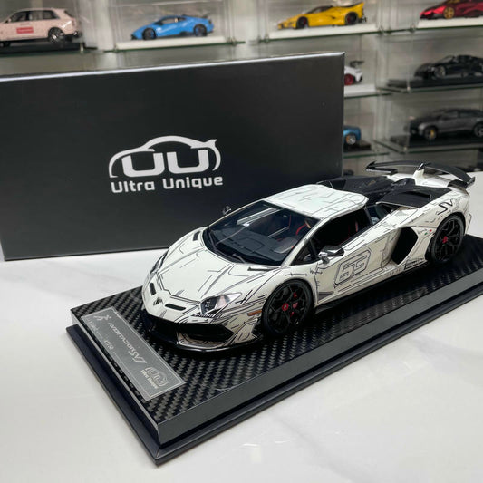 Runner & Ultra Unique 1:18 Lamborghini Aventador SVJ Resin Model