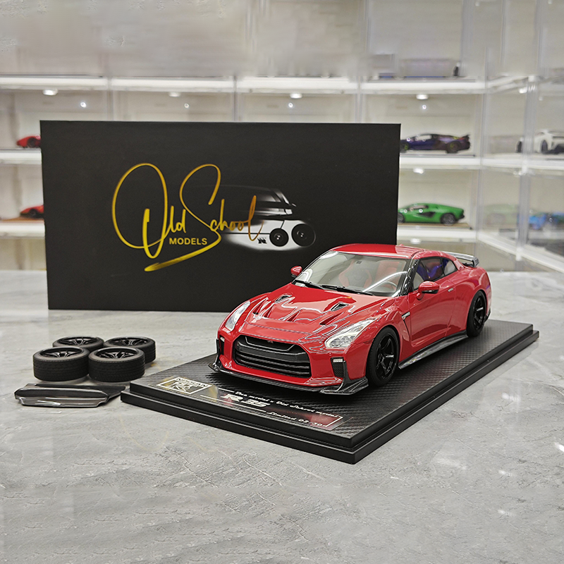 One Model 1:18 Nissan GT-R R35 Resin Collectible Car Model