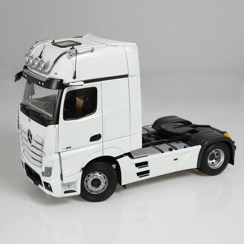 NZG 1:18 Mercedes-Benz Actros GigaSpace 4x2 Diecast Truck Model