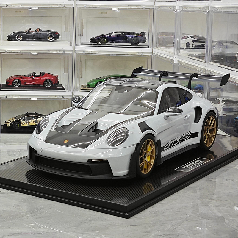 DM Porsche 911 GT3 RS Weissach Package 1:8 Limited Edition Model Car