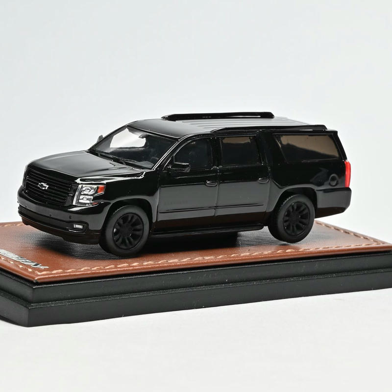 GOC 1:64 Chevrolet Suburban SUV 2015 Diecast Car Model