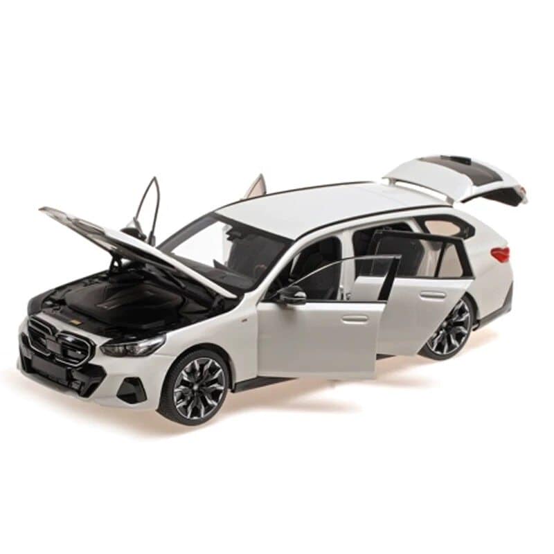 MINICHAMPS 1:18 BMW i5 M60 Touring 2024 Diecast Model