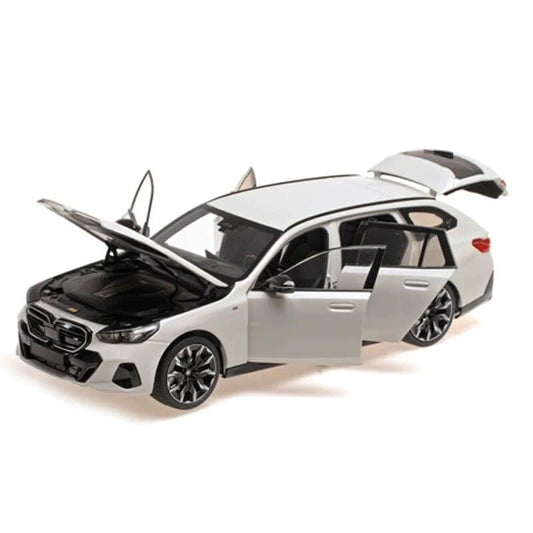 MINICHAMPS 1:18 BMW i5 M60 Touring 2024 Diecast Model
