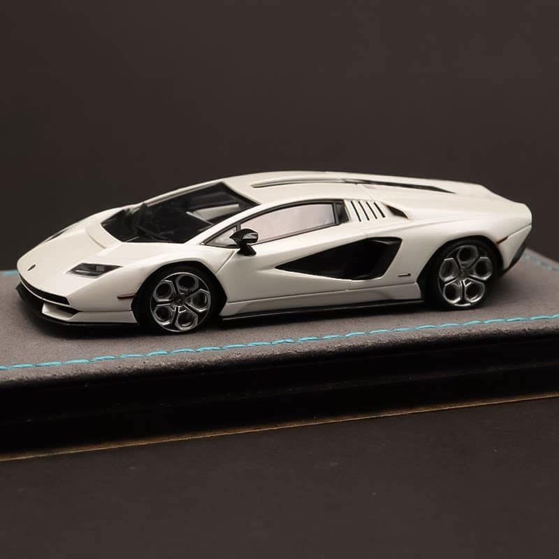 Extreme Club 1:64 Lamborghini Countach LPI 800-4 Diecast Model