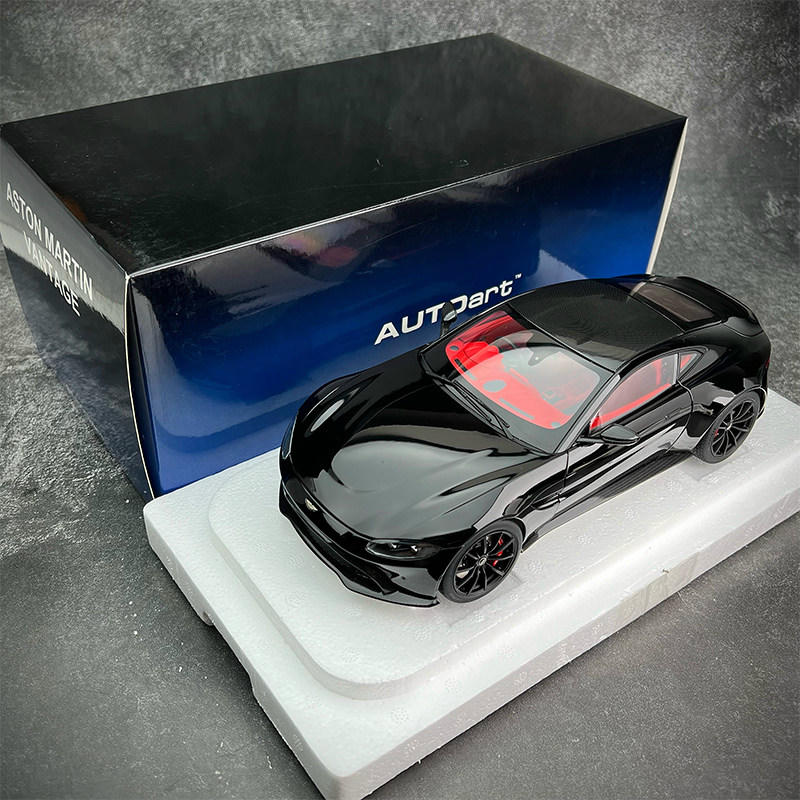 AUTOart 1:18 Aston Martin Vantage 2019 Alloy Diecast Model