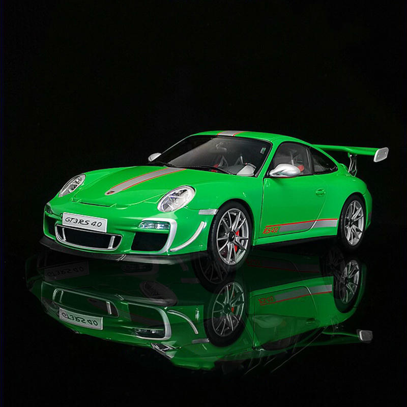AUTOart 1:18 Porsche 911 GT3 RS 4.0 Diecast Model Car – Green