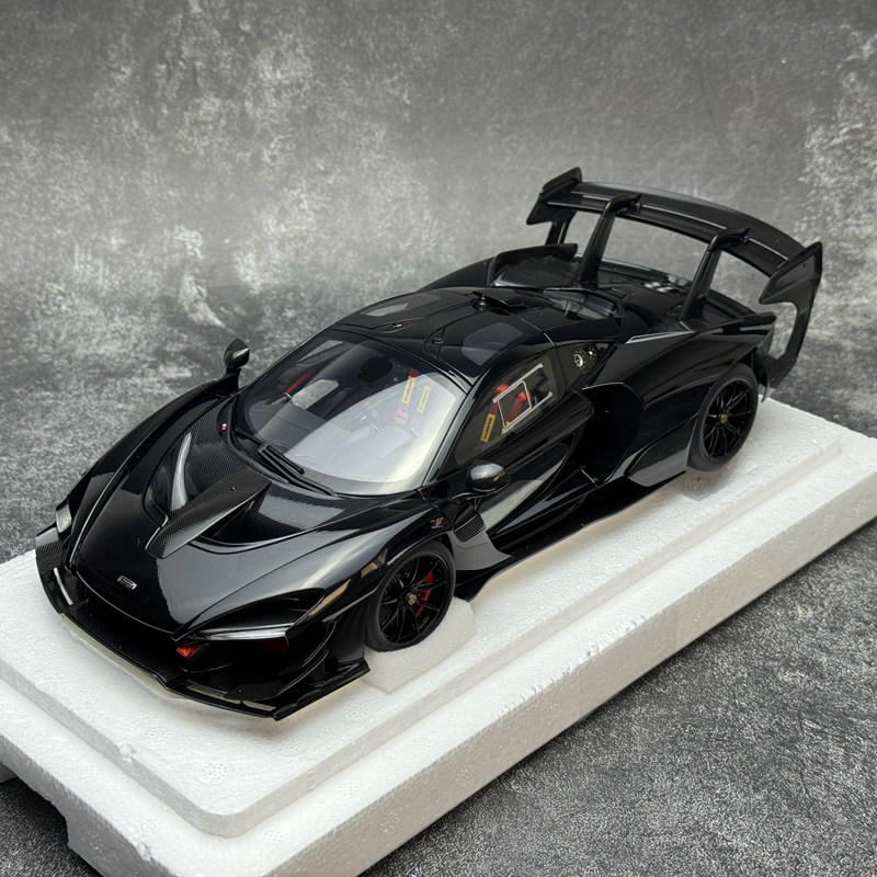 AUTOart 1:18 McLaren Senna GTR Diecast Model