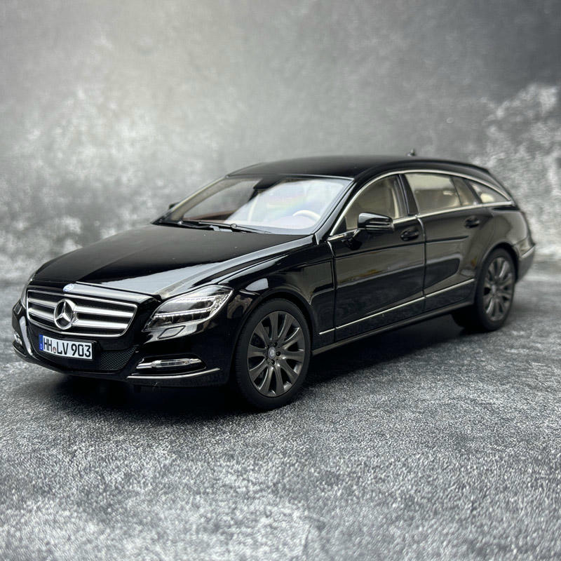 Norev 1:18 Mercedes-Benz CLS-Class Coupe (C218) 2011 Diecast Model