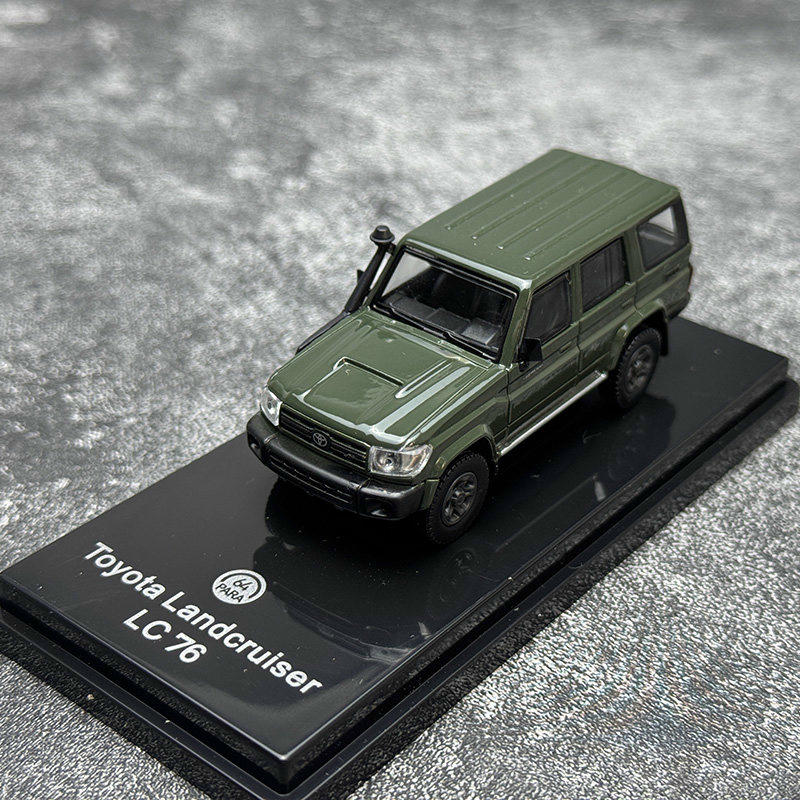PARA 1:64 Toyota Land Cruiser 76 2014 Diecast Model Car