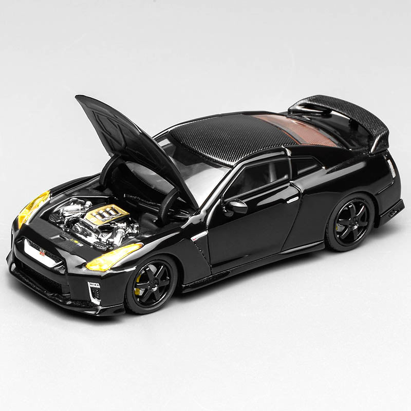MotorHelix 1:64 Nissan GT-R R35 diecast model