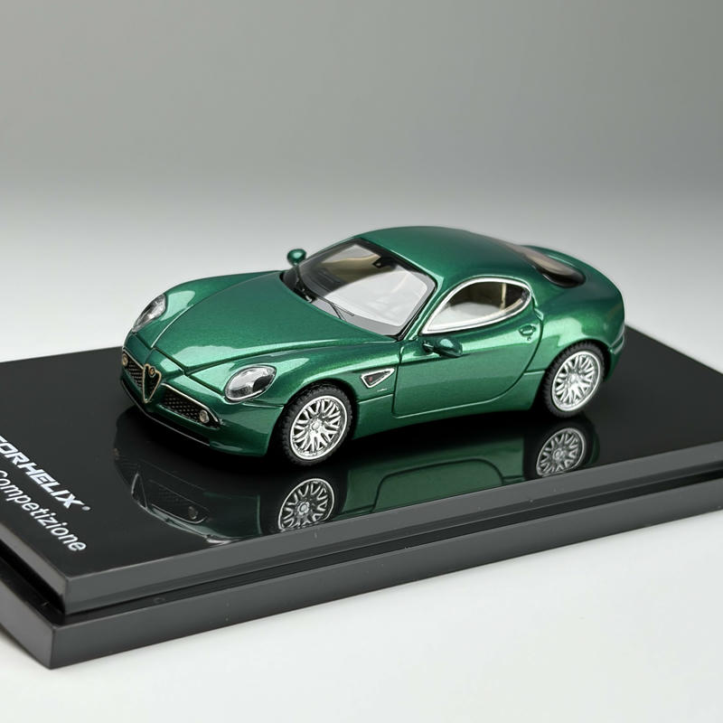 MotorHelix 1:64 Alfa Romeo 8C Competizione (2008) Diecast Model
