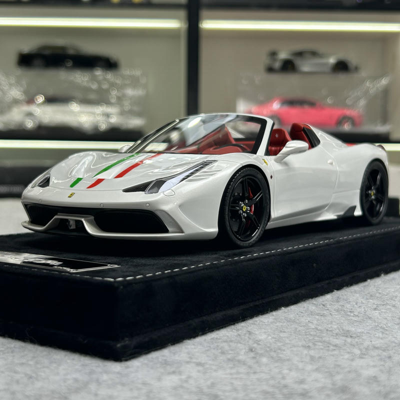 HH Model 1:18 Ferrari 458 Speciale Resin Model Car