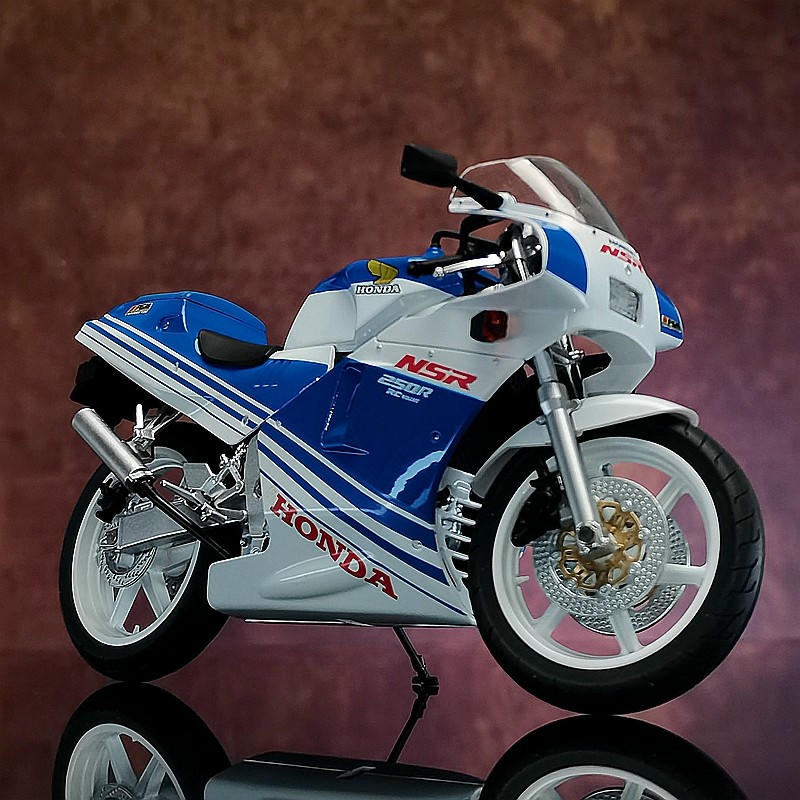 AOSHIMA 1:12 Honda NSR 250R SP R4 Rothmans MC18 Motorcycle Model