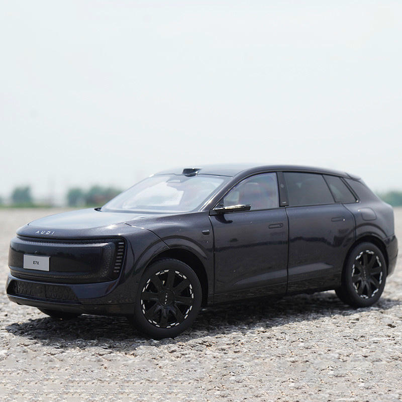 Original SAIC Audi AUDI E7X 1:18 Diecast Model Car