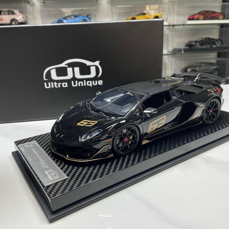 Runner & Ultra Unique 1:18 Lamborghini Aventador SVJ Resin Model