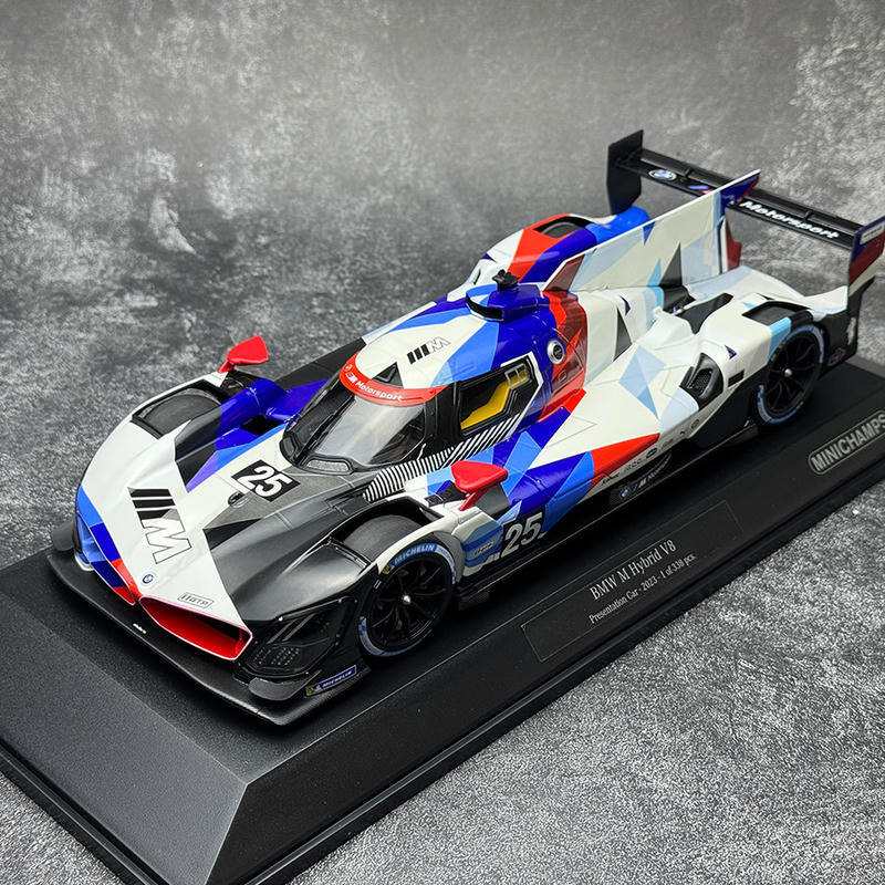 MINICHAMPS 1:18 BMW M HYBRID V8 LMDh Race Car Model
