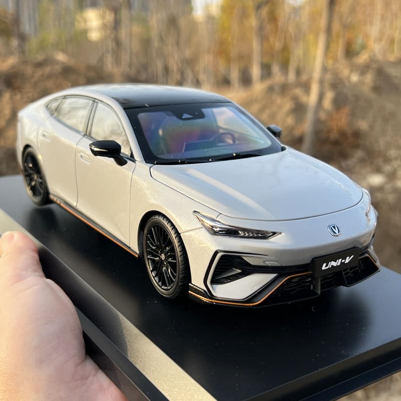 Changan UNI-V (3rd Generation) 1:18 Diecast Model Car