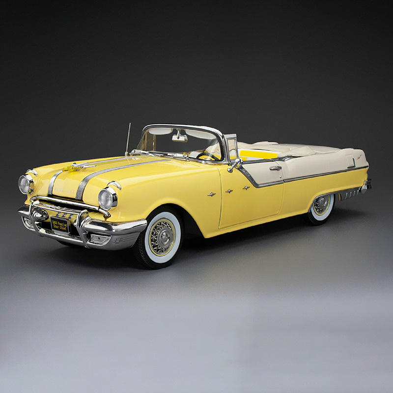 SunStar 1:18 1955 Pontiac Star Chief Diecast Model