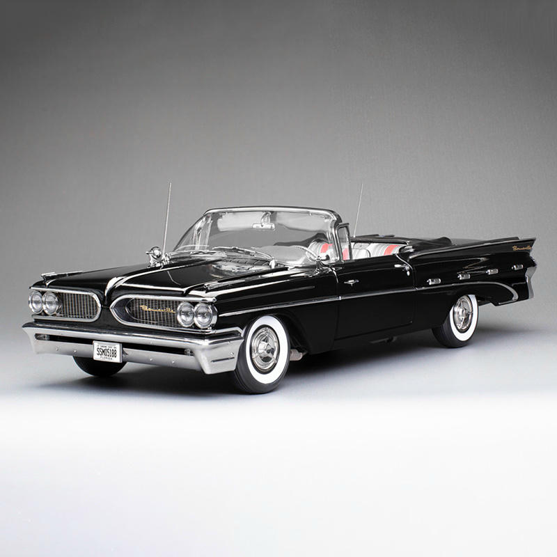 SunStar 1:18 1959 Pontiac Bonneville Platinum Edition Diecast Model