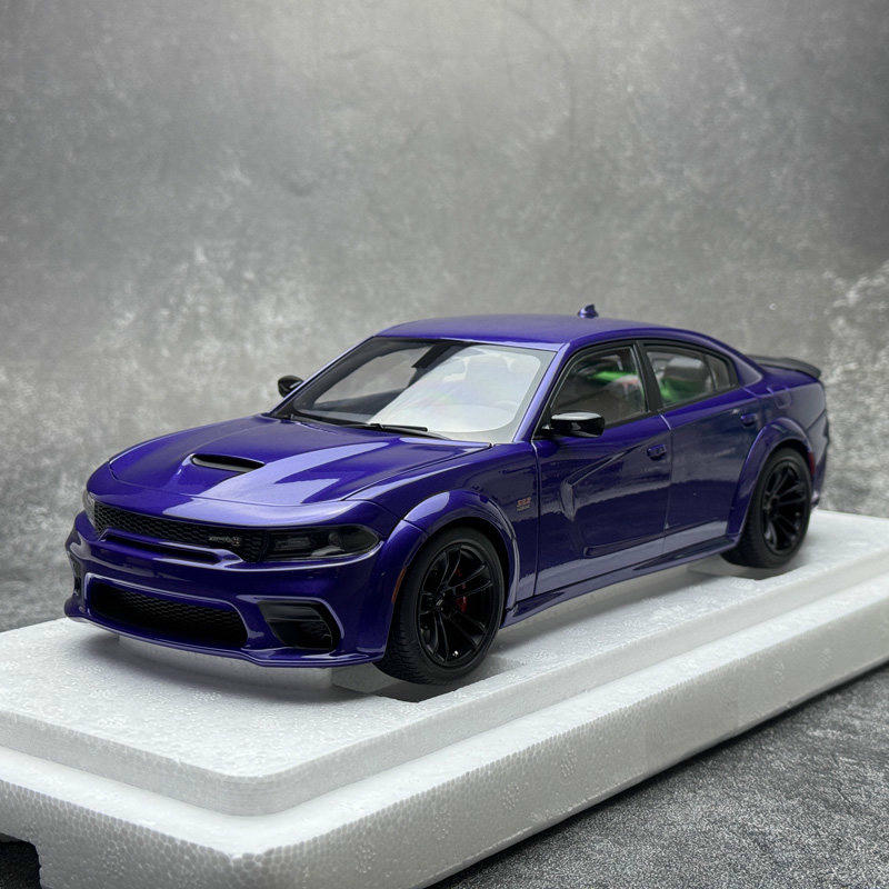 AUTOart 1:18 Dodge Charger Scat Pack Widebody Diecast Model