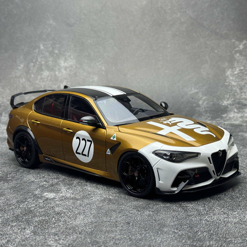 MotorHelix 1:18 Alfa Romeo Giulia GTAm Alloy Diecast Model