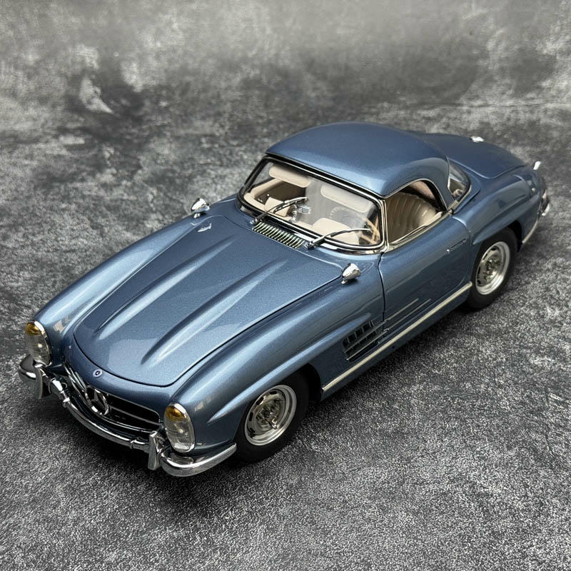 CMC 1:18 Mercedes-Benz 300SL Roadster Coupe Diecast Model