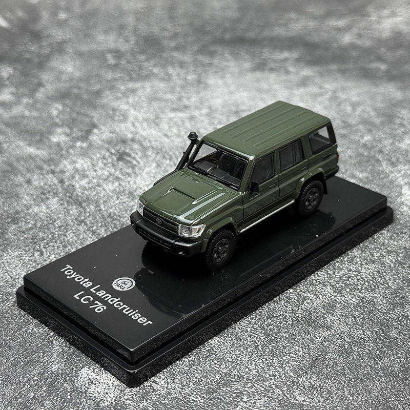 PARA 1:64 Toyota Land Cruiser 76 2014 Diecast Model Car