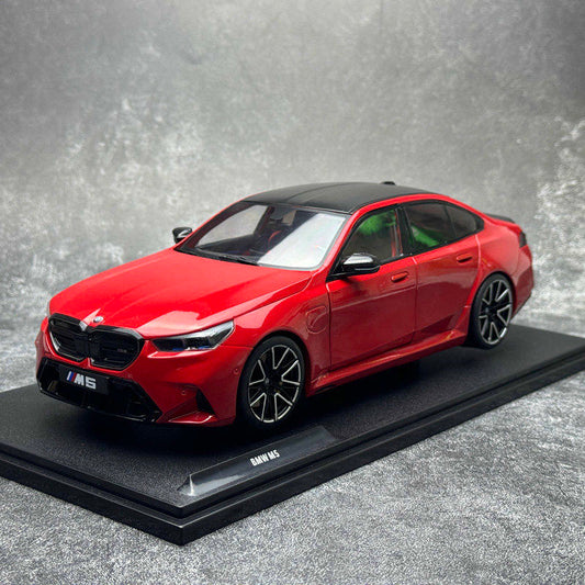 SOLIDO 1:18 BMW M5 M Isle of Man 2025 Alloy Diecast Model