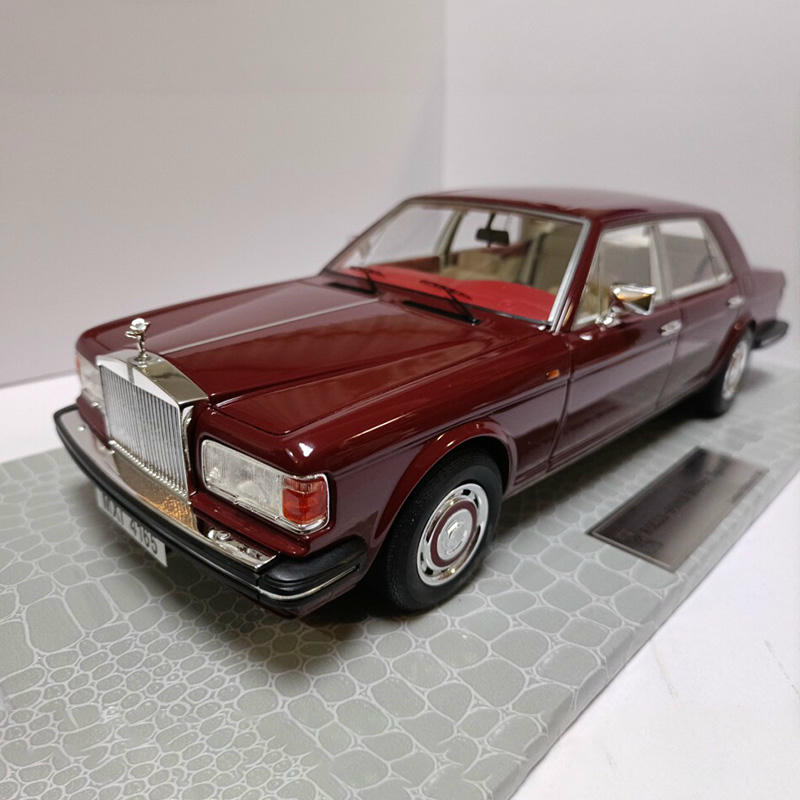 AMC 1:18 Rolls-Royce Silver Spirit Resin Model