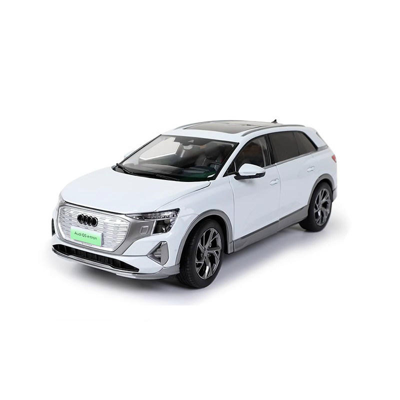 1:18 Audi Q5 e-tron Diecast Model Car with Lights