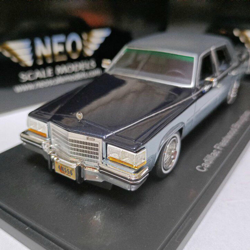 NEO 1:43 Cadillac Fleetwood 1982 Resin Model