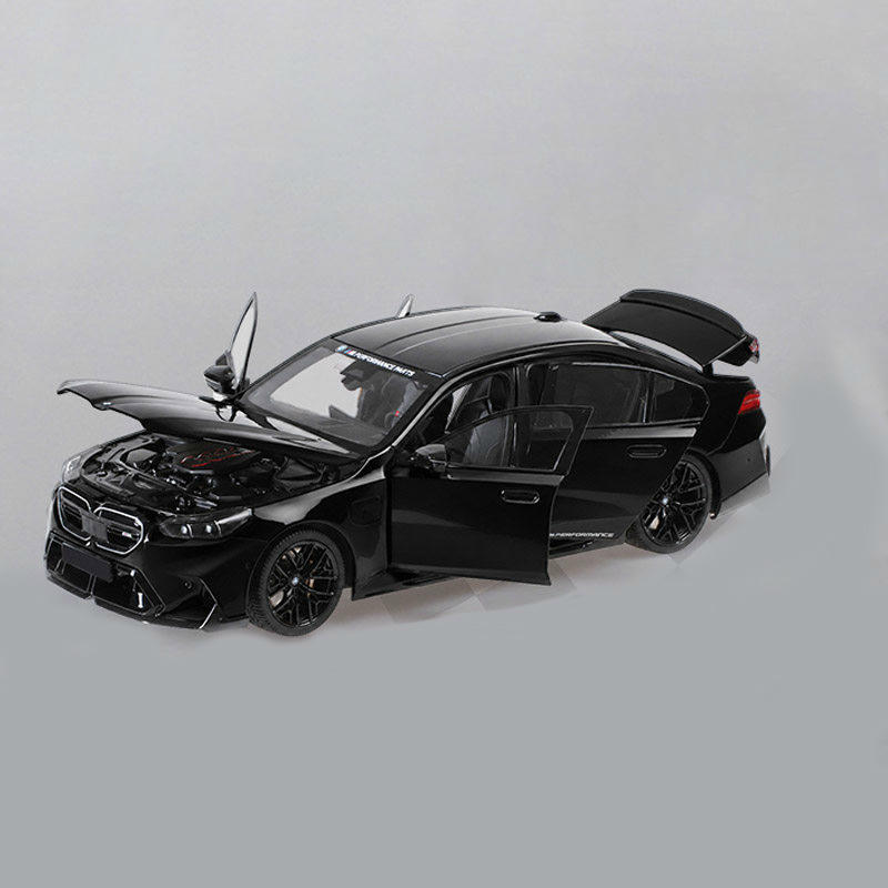 Minichamps BMW M5 Performance Parts 2024 1:18 Diecast Model Car