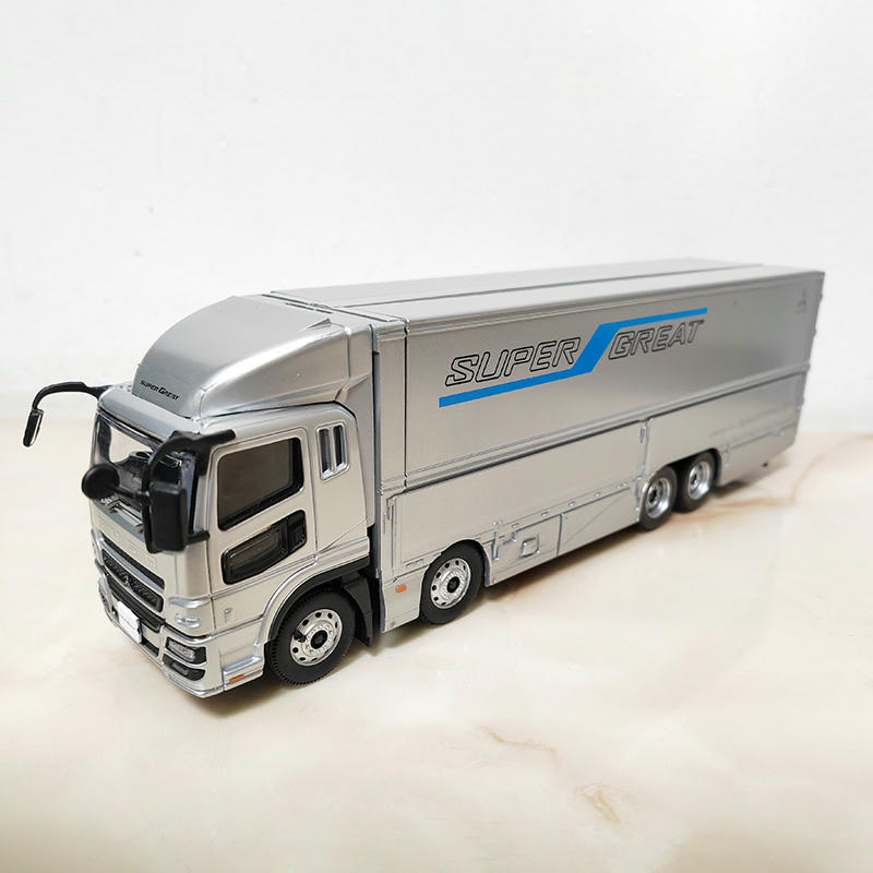 Mitsubishi Fuso Supergreat 1:43 Truck Model