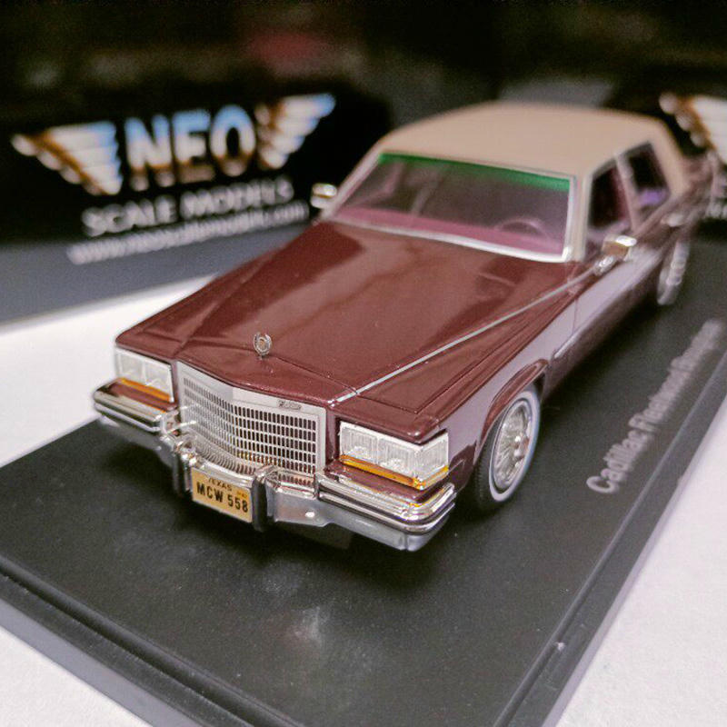 NEO 1:43 Cadillac Fleetwood 1982 Resin Model