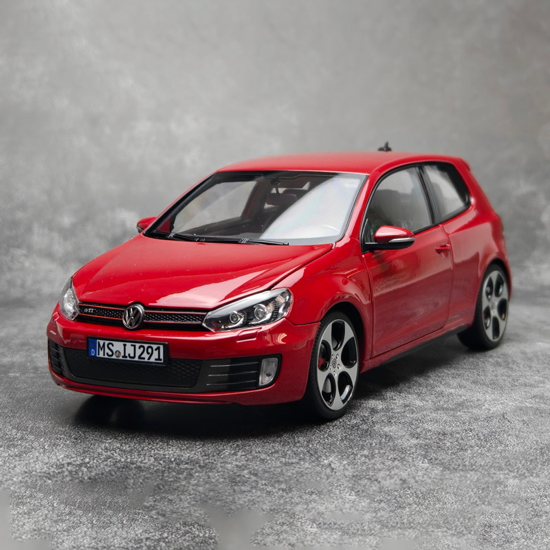 NOREV 1:18 Volkswagen Golf GTI Mk1 &amp; Mk8 (2020) Diecast Model