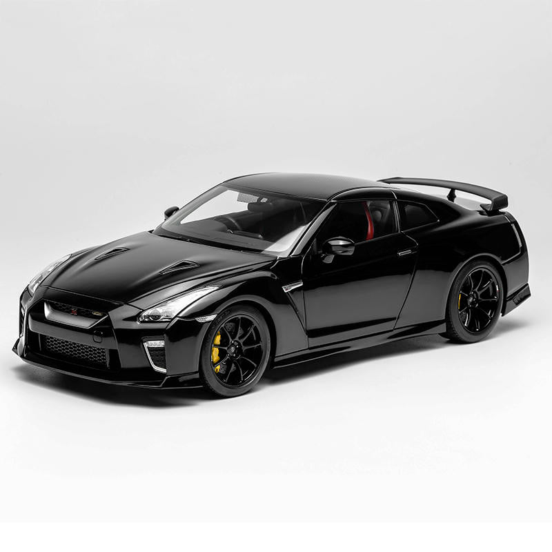 MotorHelix 1:18 Nissan GT-R (R35) Track Edition