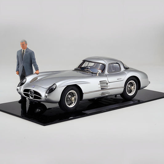 CMC 1:18 Mercedes-Benz 300 SLR Uhlenhaut Coupé 1955 Diecast Car – Silver M-246 Puppet Version