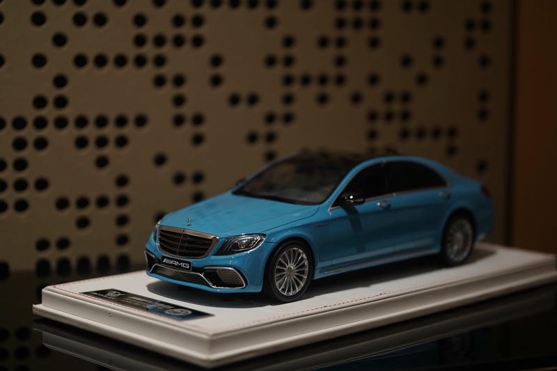 Vehicle Art 1:18 Mercedes-AMG S65 W222 Final Edition Resin Model
