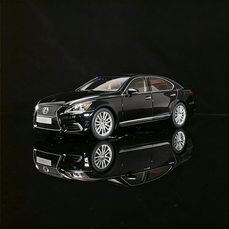 AUTOart Lexus LS600hL 1:18 Diecast Model Car