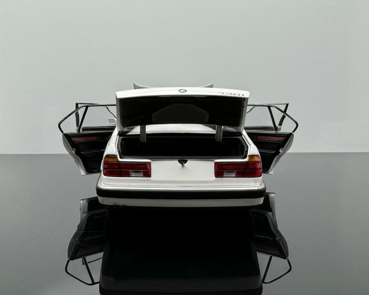 1:18MINICHAMPS BMW 730I (E32) 1986 Alloy Car Model BMW 7 Series