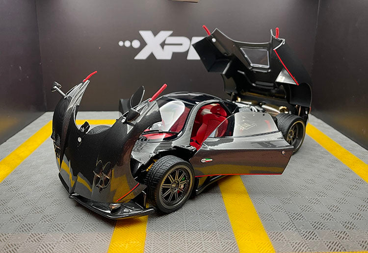 Fast reales AR+1/18 Pagani Zonda F 2005 Carbon Fiber Edition Automodell