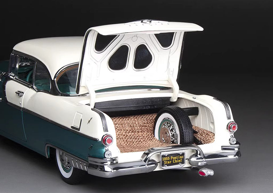 Модель автомобиля SunStar Platinum 1/18 Alloy 1955 Pontiac