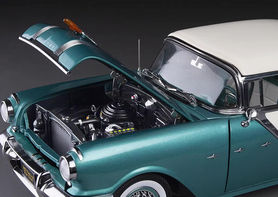Модель автомобиля SunStar Platinum 1/18 Alloy 1955 Pontiac