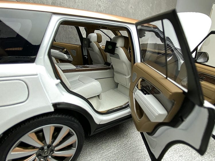 LCD 1:18 Range Rover Honor Genesis Long Edition 2022 Legierung Vollständig offenes Automodell