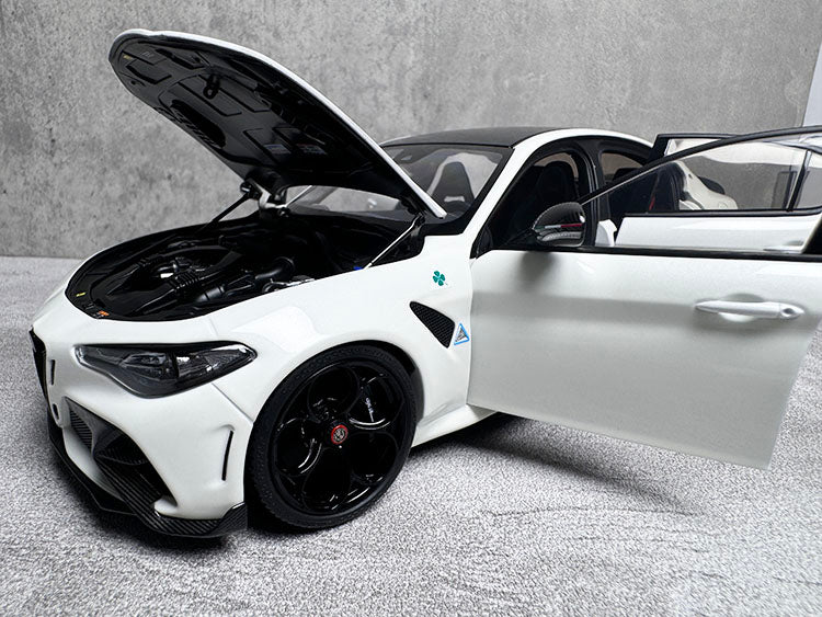 MH Romeo Giulia GTA Simulationsautomodell 1 18 Sammlerornamente