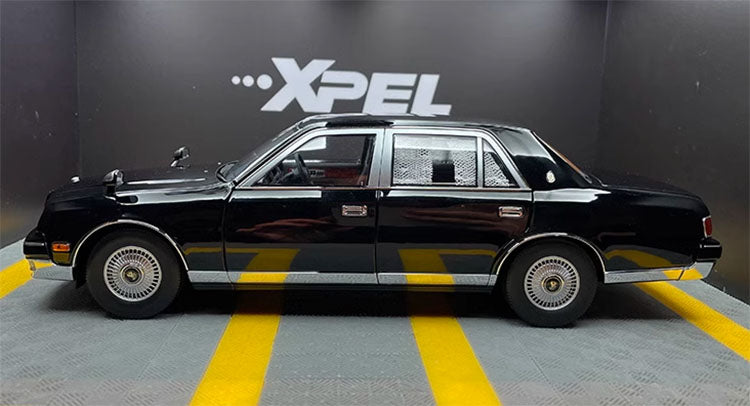 Fast echtes Toyota Century-Modellauto aus Legierung im Maßstab 1:18 von 1997