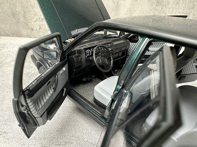 Оригинальная заводская модель автомобиля Jetta 1:18, старая модель автомобиля с квадратной лампой, имитация литого сплава, коллекционное украшение для взрослых