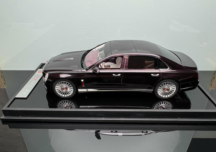 Hongqi Guoya 1:18 Resin Model Car – Purple Hardcover Limited Edition (1 of 399)