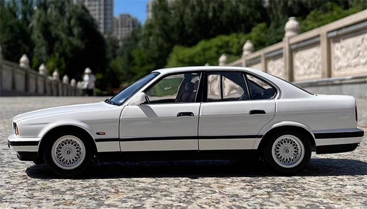 1:18 Minichamps BMW 535i (E34) 1988 Alu-Automodell 5er