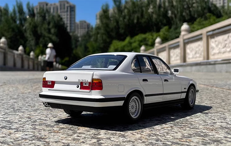 1:18 Minichamps BMW 535i (E34) 1988 Alu-Automodell 5er